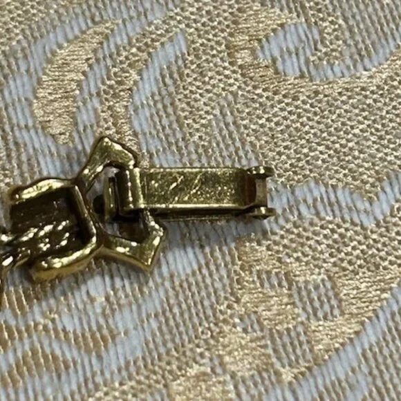 GOLDETTE Gold Tone Flower Slider Chain BRACELE - Picture 7 of 7